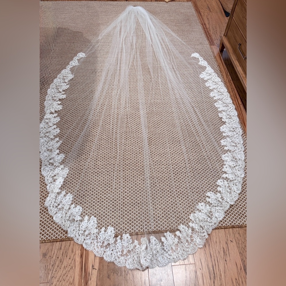 Custom handmade 9 ft veil never worn